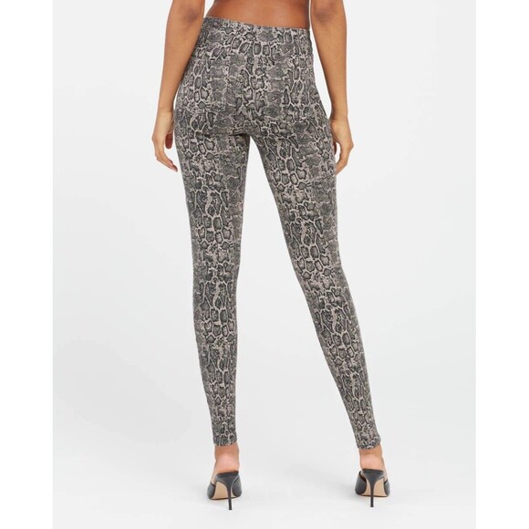 Spanx Leggings Women's XS Gray Ankle Jeans Snakeskin Print Stretch Casual Animal - Picture 2 of 8